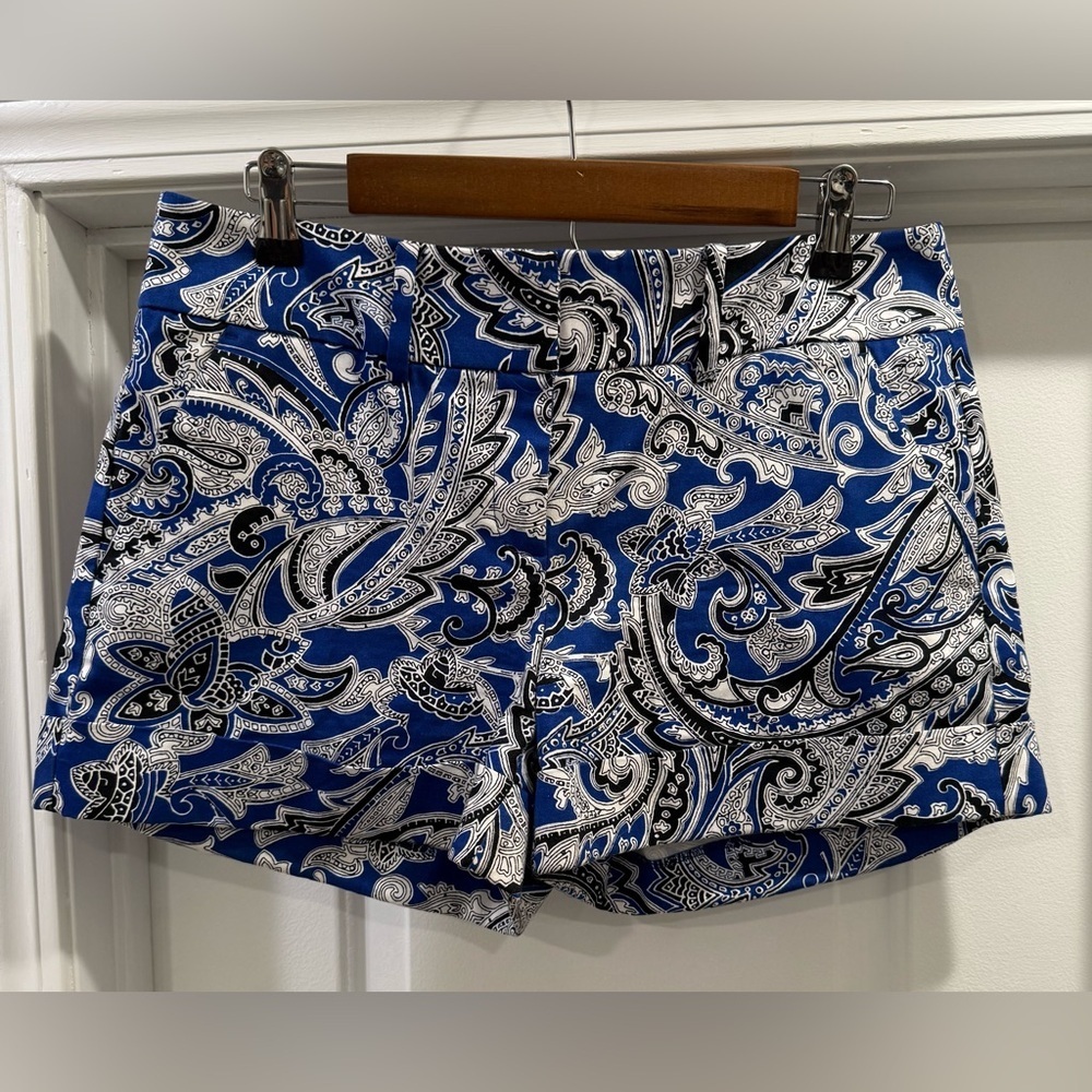 New York & Company Paisley Shorts Size 6